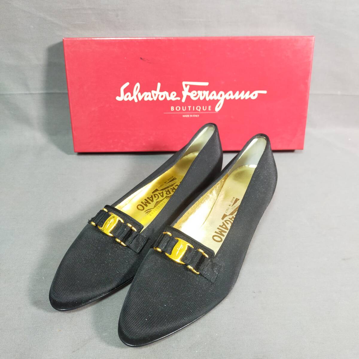 ● 11/5 296863 Salvatore Ferragamo フェラガモ ヴァラ リボン ブラック パンプス レディース サイズ6 C used 現状品拍卖