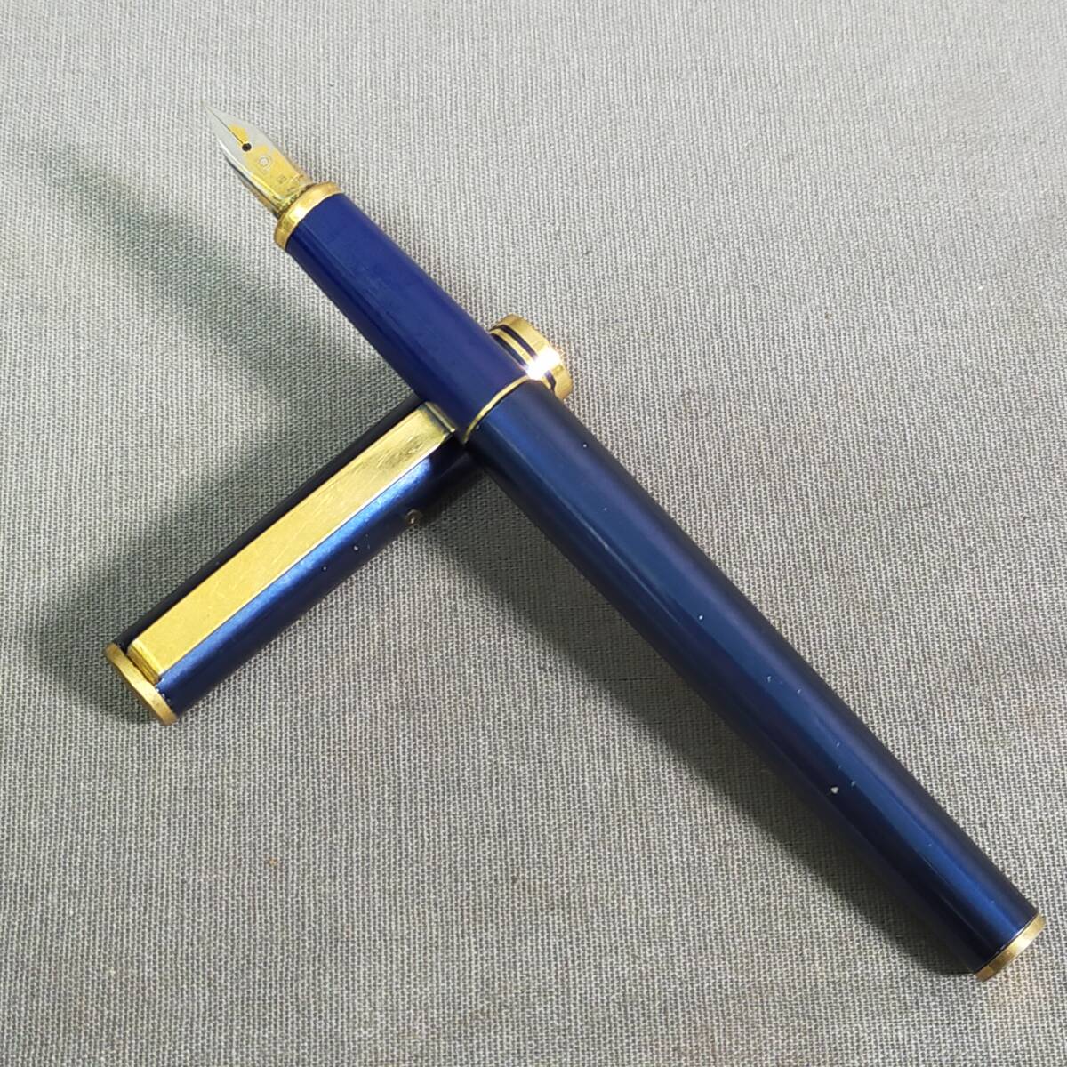 ● 11/6 296858 Platinum プラチナ BelAge 万年筆 筆記用具 ペン先刻印「細」 ブルー系拍卖