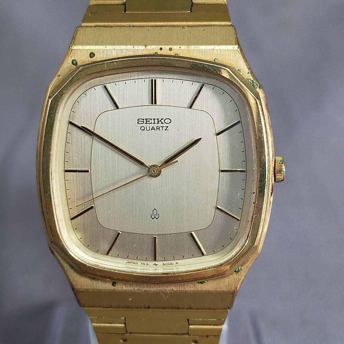 ▲ 11/6 297123 SEIKO セイコー QUARTZ 7431-5000 3針 スクエア型 ゴールドカラー 腕時計 used 現状品 拍卖