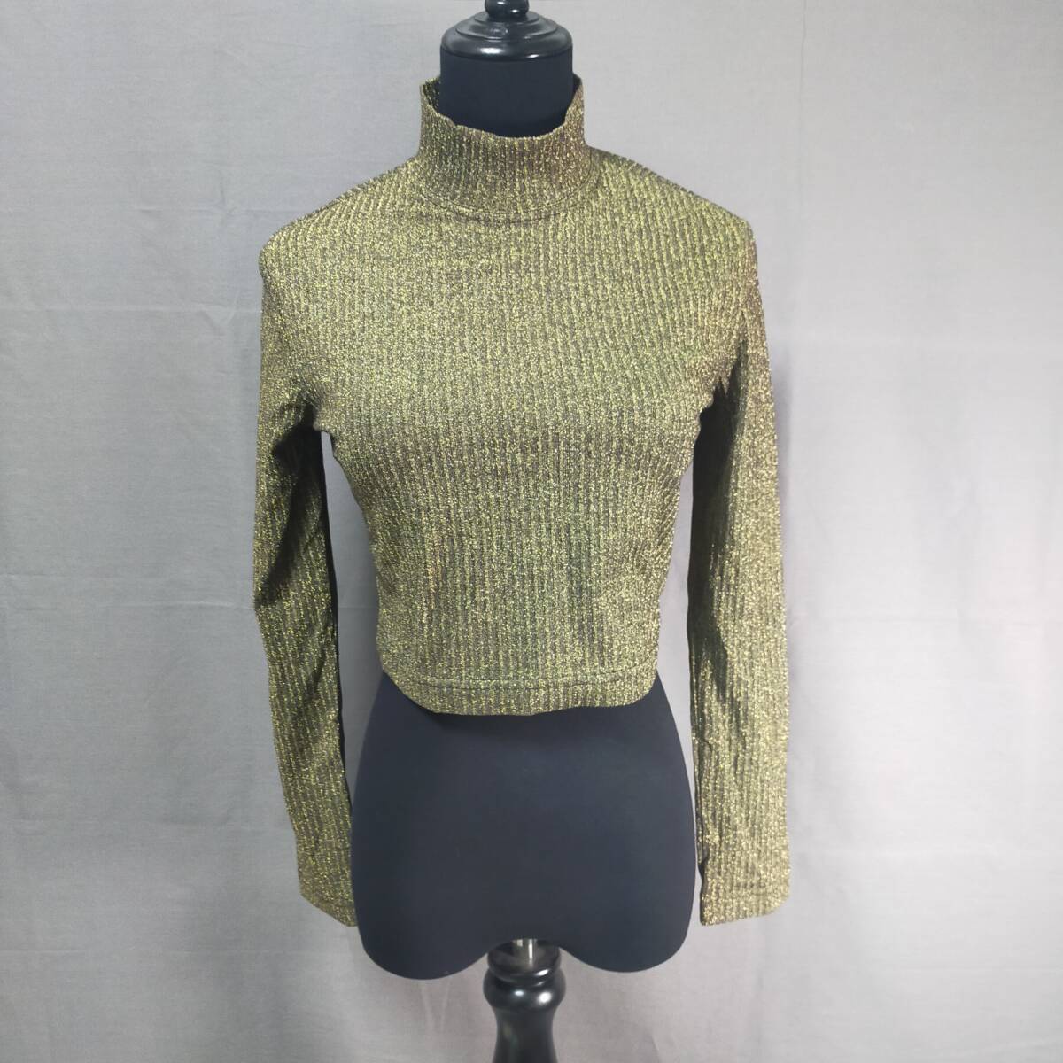 5711/10 GJ71969 FENDI フェンディ トップス タートルネック ゴールド レディース ヴィンテージ サイズ I42 古着 現状品拍卖