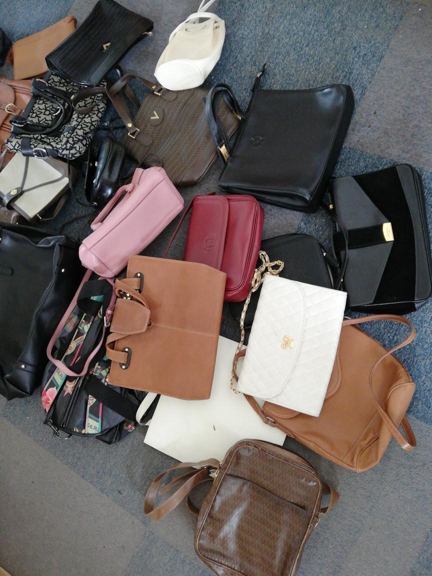 バッグまとめ売り・レノマ ニナリッチ レオナール バレンチノ KIMIJIMA DNKY コールハーン 2PKEE9拍卖