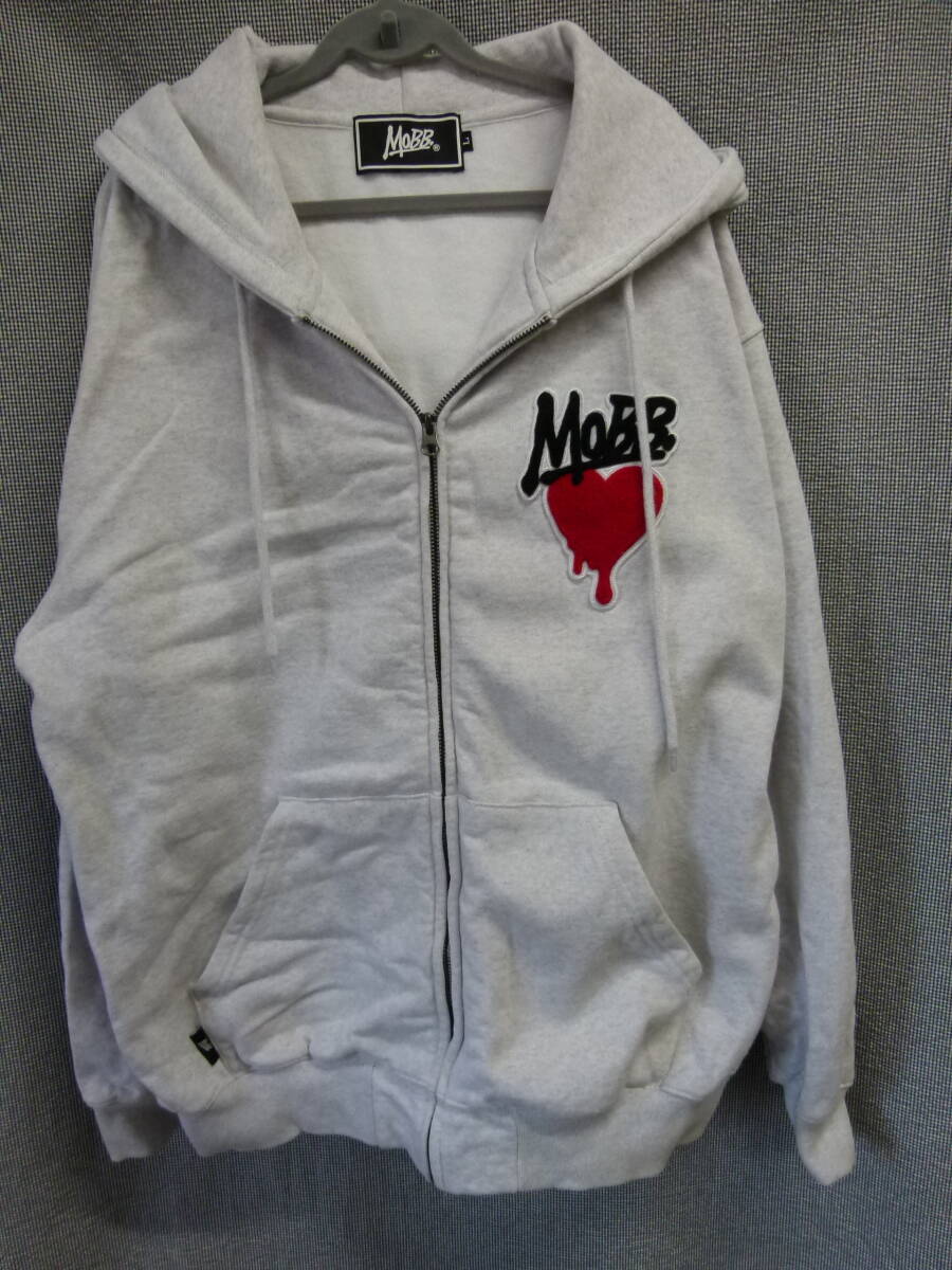 【送込】【ファッション】MOBB ハートドリップ ワッペン フルジップ フードパーカー 白【除菌・洗浄済】【送料無料】拍卖