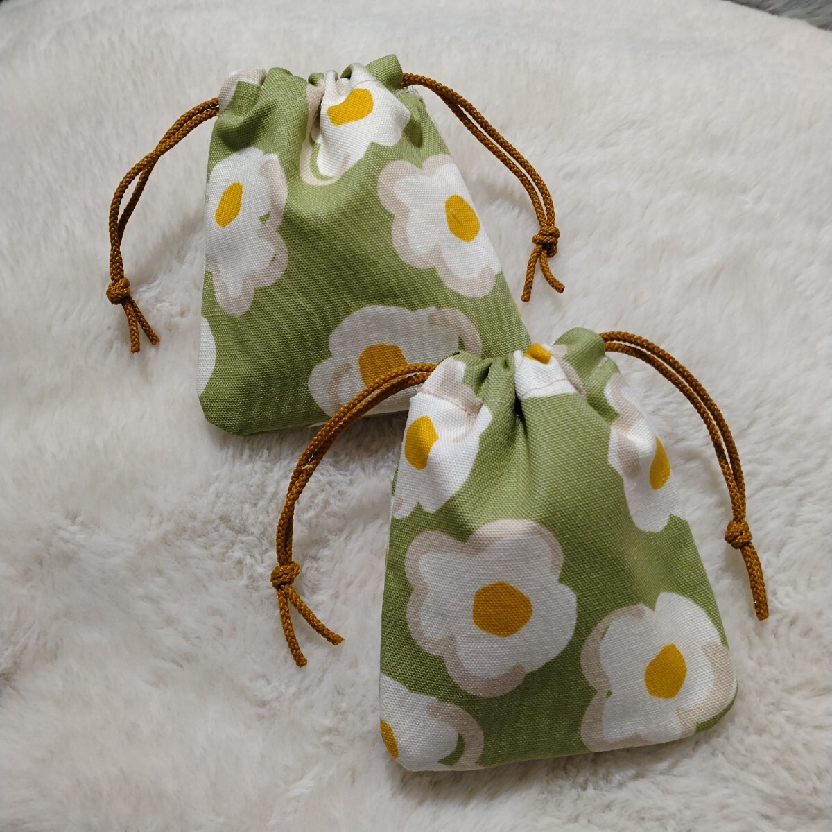 ★ミニ巾着セット★黄緑♪花柄★小物入れ♪カード入れに拍卖