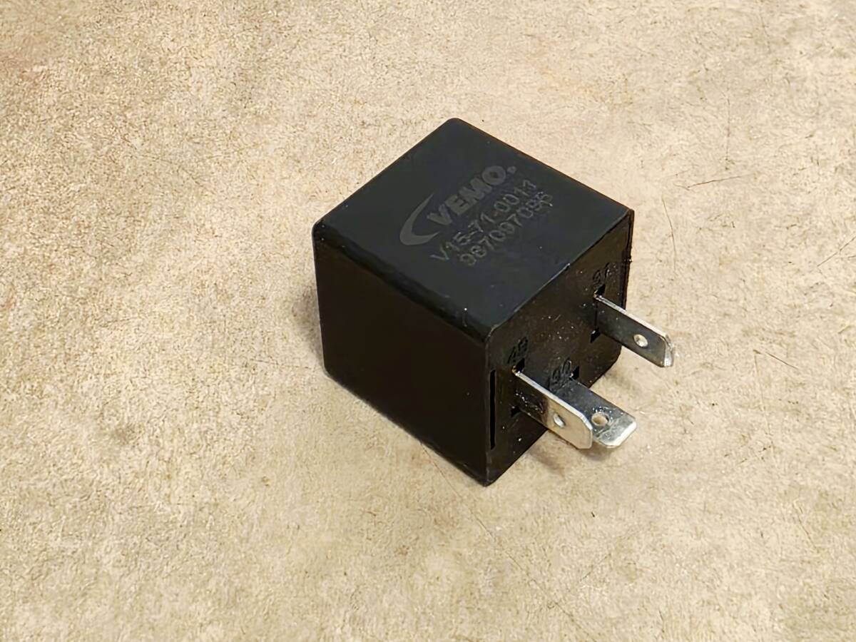 シトロエン・DS/GS/CX/SM/アミ ウインカーリレー3ピン拍卖