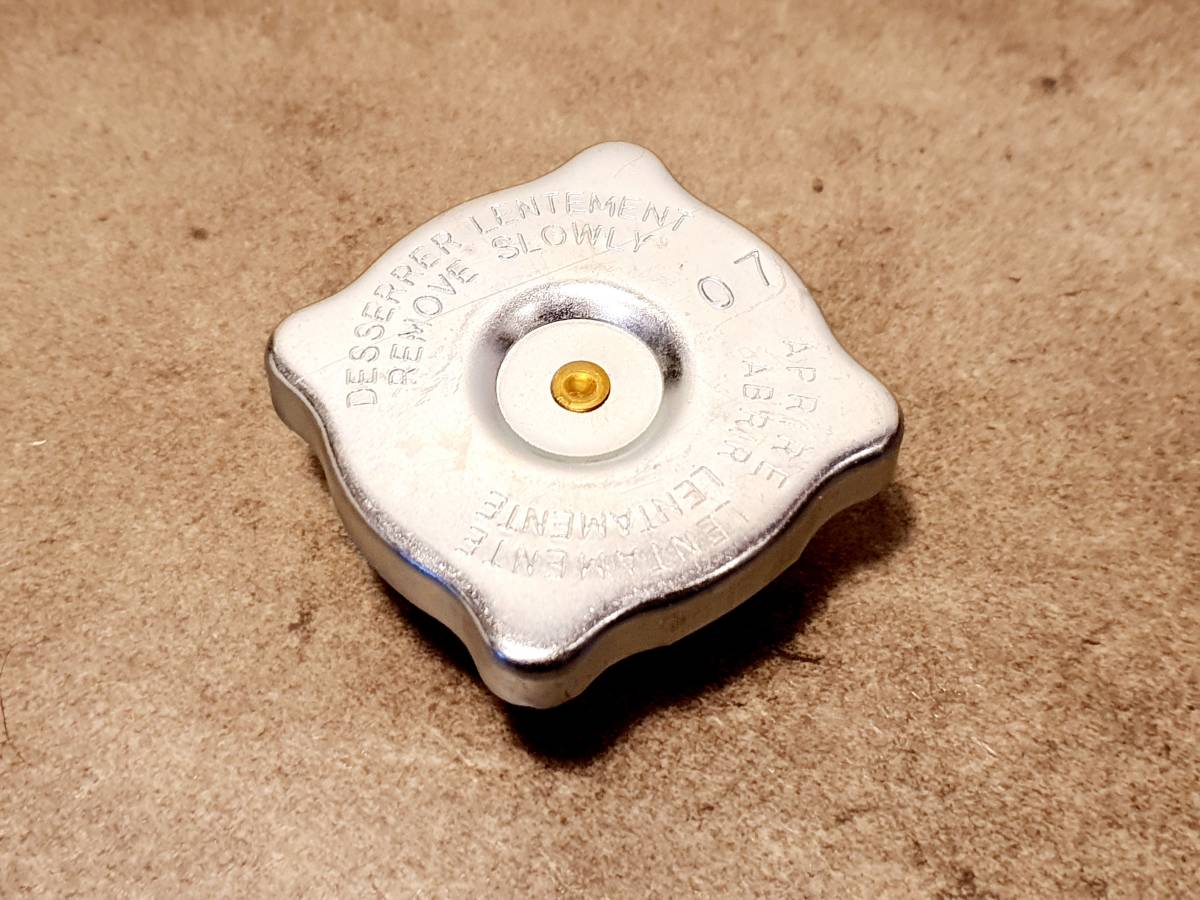 フィアット・124/127/128/131/レガータ/リトモ リザーブタンクキャップ拍卖