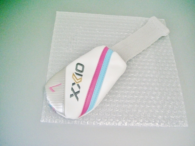 送料込み 未使用 XXIO ゼクシオ 12 レディース 斜めストライプ 白ピンク水色 7W用 ヘッドカバー拍卖