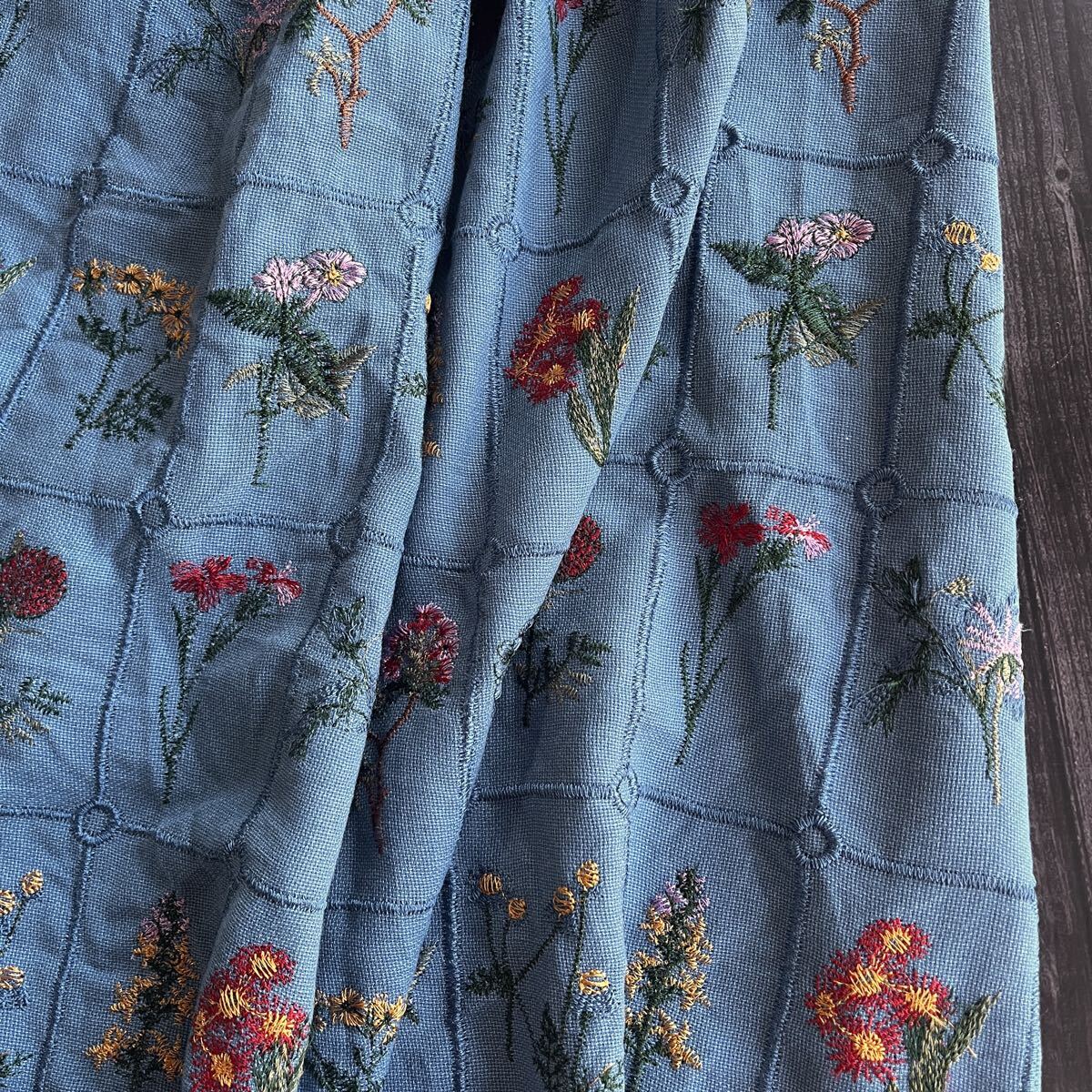 綿混刺繍生地 ダークブルー 刺繍有効幅125×50cm延長可拍卖