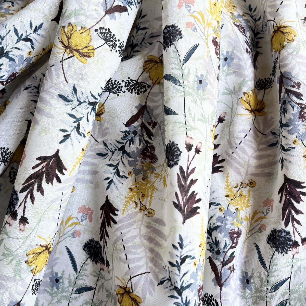 コットンローン生地 花柄 ボタニカル柄 幅140×50cm延長可 拍卖