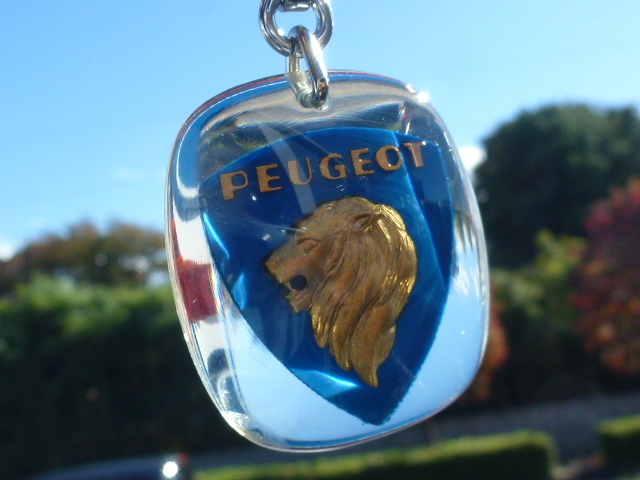 【当時物!】プジョー ブルボン ESSO キーホルダー 3008 208 5008 308ハッチバック RCZ 2008 308SW 508SW 306 207 106 CC 1007 406 205 206拍卖
