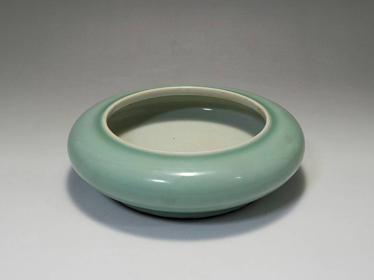 ● 幅 約 13.8cm 青みの釉薬がとても美しい 時代唐物 「大清同治年製」銘 青釉 筆洗・明清時代 書道具 書画道具 文房具 古美術 唐物 ●拍卖