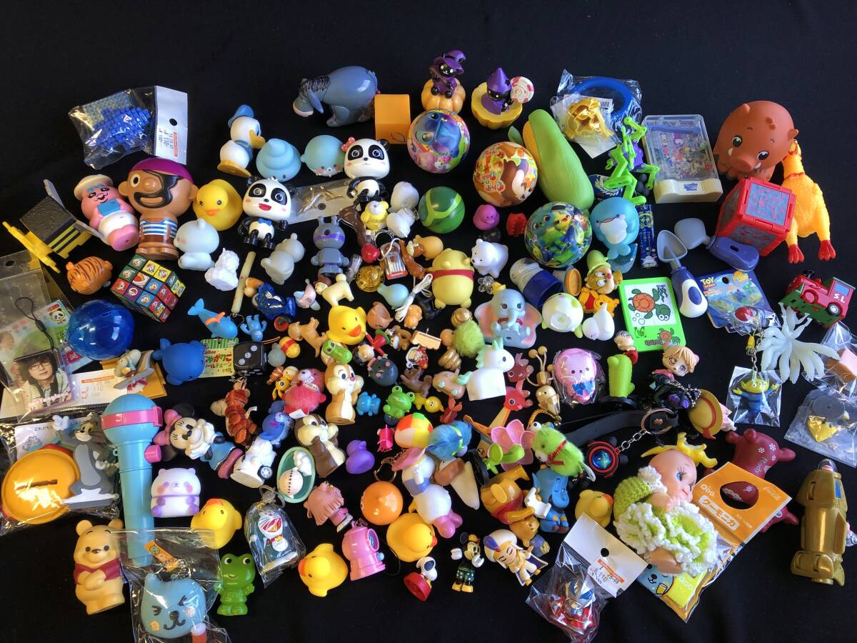 おもちゃ 色々まとめ売り 大量160個 キャラクター玩具 ソフビ フィギュア チャーム マスコット ディズニー拍卖