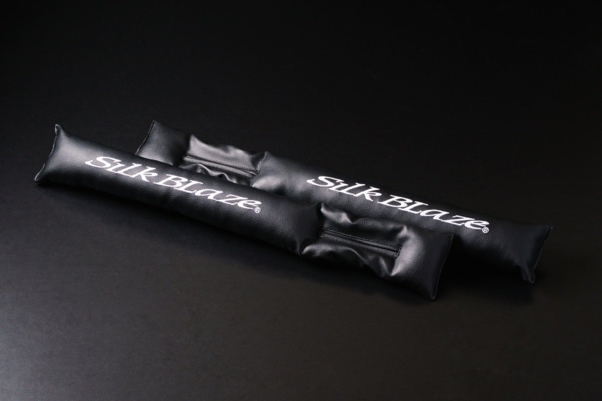 SilkBlaze シルクブレイズ 隙間クッション シルクブレイズロゴ刺繍入り ブラック 2個セット拍卖