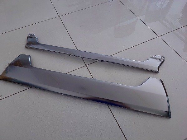 トヨタ純正 200系 ハイエース 8型 ダークプライムS用 フロントグリル プラチナサテンメッキ 4型以降 標準ボディ対応 他のグレード流用可能拍卖