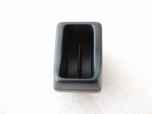 ★送料無料★ スズキ純正 コインホルダー 縦36mm × 横23mm ※代引き不可商品 色々な車種に流用可能 37285-78F00拍卖