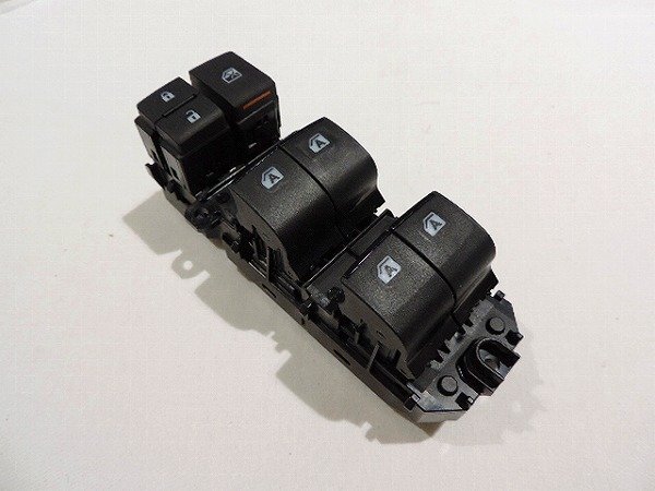 トヨタ純正 50系 プリウス 用 運転席側 パワーウィンドウスイッチ 他の車種に流用 カローラクロス ハイブリット ZVG11 ZVG15 2021/09~拍卖