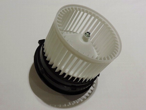 【新品】 ニッサン純正 C25 C26 セレナ用 ブロアモーター 27225-1VA0E 日産 補修部品 エアコン A/C ブロアファン拍卖