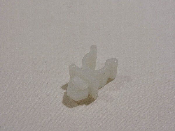 新品 ニッサン純正 ボンネットサポートクランプ 65722-01E00 色々な車種に流用可能 ※代引き不可商品 日産 補修部品拍卖