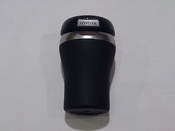 ●新品● トヨタ純正 高級タイプ灰皿 イルミネーション付き トヨタロゴ入り ブルー 青 082B0-00030 【国内正規純正部品】拍卖