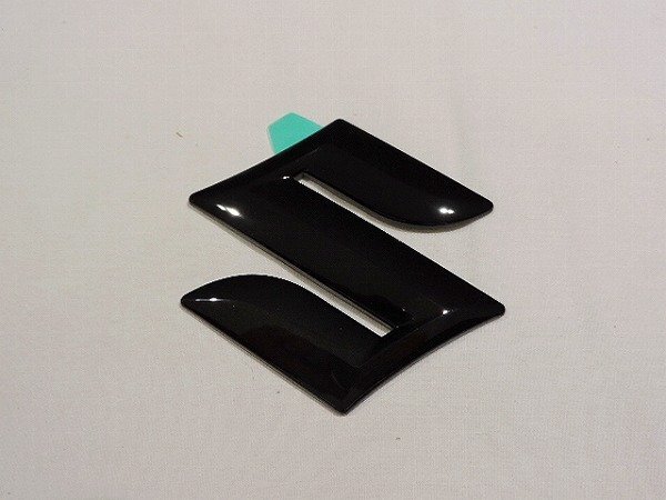 ★送料無料★ スズキ純正 汎用 スズキロゴ エンブレム ブラック 100mm×100mm 代引不可商品 ディーラーオプション品 Sマーク スズキマーク拍卖