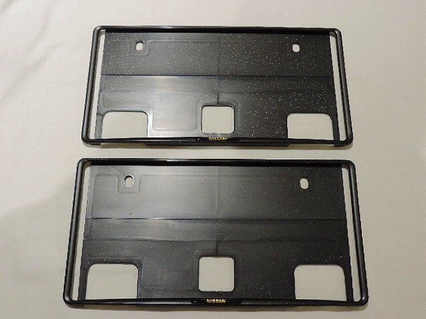 【新品】 日産純正 S15 シルビア 用 ナンバープレートリム ブラック ラメ入り 2枚セット ニッサン 文字入り ナンバーフレーム オプション品拍卖