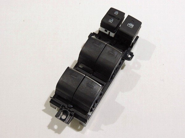 【新品】 TOYOTA トヨタ純正 カローラスポーツ 用 運転席側 パワーウィンドウスイッチ 他の車種に流用 RAV4 5MXAA5# AXAH5# 2019/04~拍卖