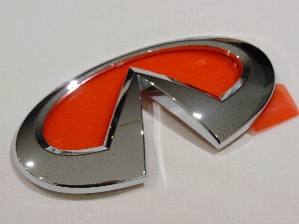 日産純正 インフィニティ フロントグリル エンブレム RV37 スカイライン 90mm×180mm メッキ 他車流用可能 INFINITY マーク ニッサン拍卖