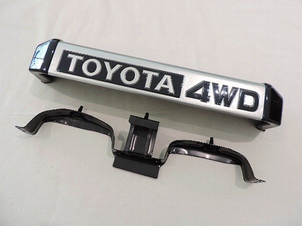 【新品】 トヨタ純正 70系 ランドクルーザー用 ライセンスプレートランプカバー & ナンバー灯ブラケット 2点セット 補修部品 ストレングス拍卖