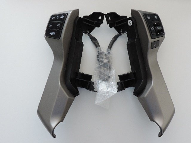 【国内正規純正部品】トヨタ純正 150系ランクルプラド 後期 ステアリングスイッチ 左右セット カメラスイッチ無 20Pカプラー&配線付拍卖