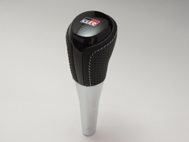 トヨタ純正 AQUA アクア GRスポーツ 17インチパッケージ用 純正シフトノブ GRロゴ入り パンチングレザー ブラック シルバーステッチ 本革拍卖