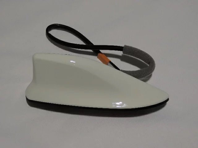 トヨタ純正 10系 アクア 後期用 ルーフシャークアンテナ スーパーホワイト SUPER WHITE(040)白 シャークフィン ドルフィン拍卖