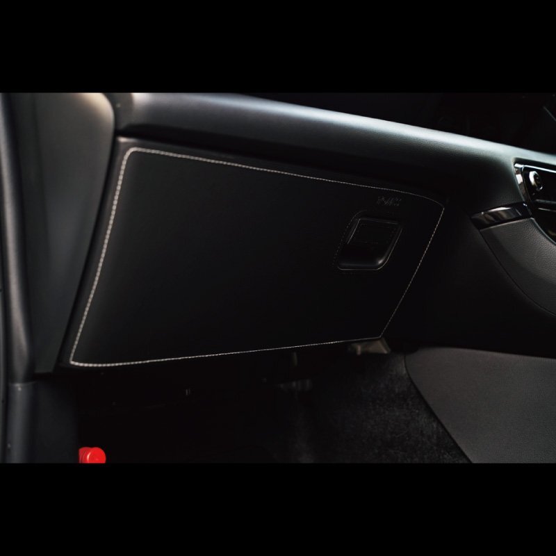 トムス トヨタ GRヤリス グローブボックスプロテクター ホワイトステッチ 55440-TPA16 ドア傷つき防止 インテリア GXPA16 MXPA12 TOM'S拍卖