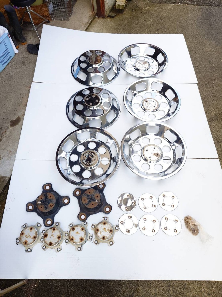 メッキホイールカバー大型フロント用2枚 リア用4枚(22.5インチ8穴 取付ブラケット付)拍卖