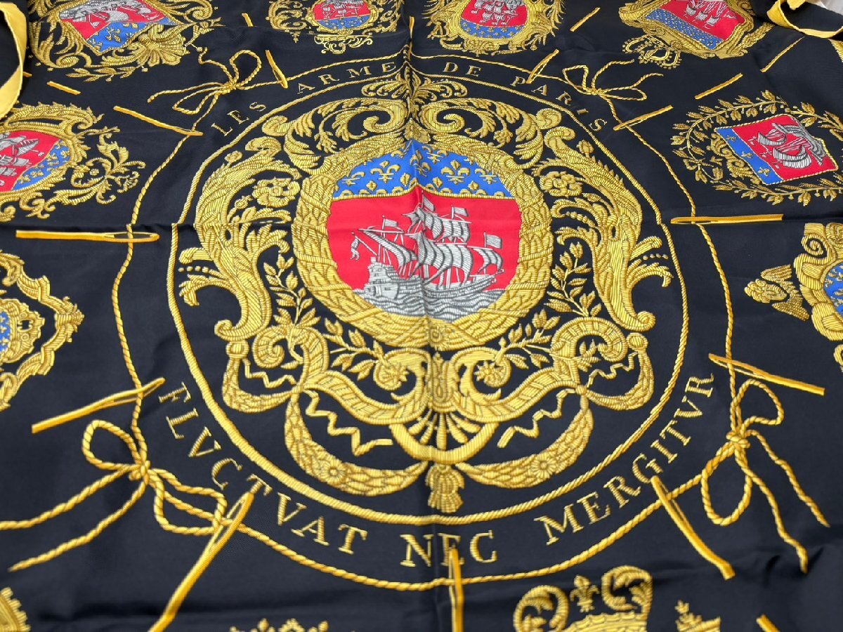 ◆HERMES エルメス スカーフ カレ90 パリの紋章 シルク100% 本体のみ 中古◆16921★拍卖