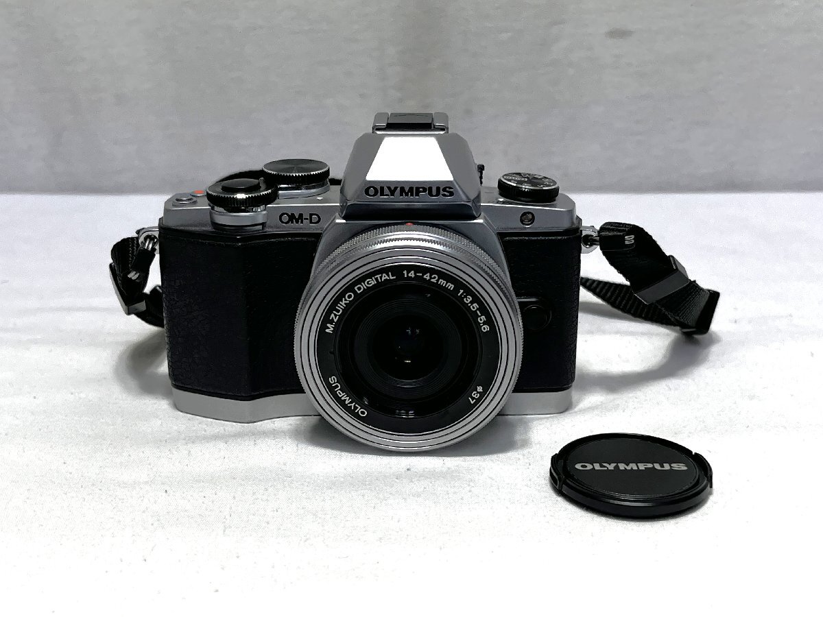 ▽OLYMPAUS ミラーレス一眼カメラ OM-D E-M10 14-42mm レンズ:1:3.5-5.6 φ37 ジャンク・液晶画面に黄ばみ・充電器に難あり▽013142拍卖