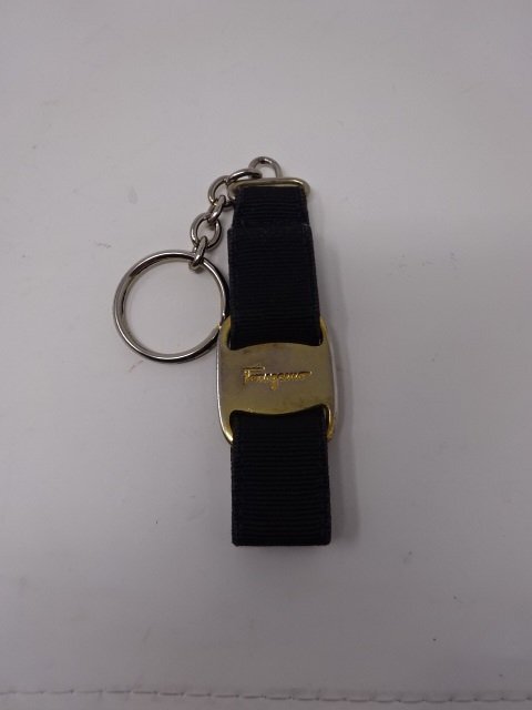 ◆Salvatore Ferragamo フェラガモ キーリング ブラック系 中古◆4736拍卖