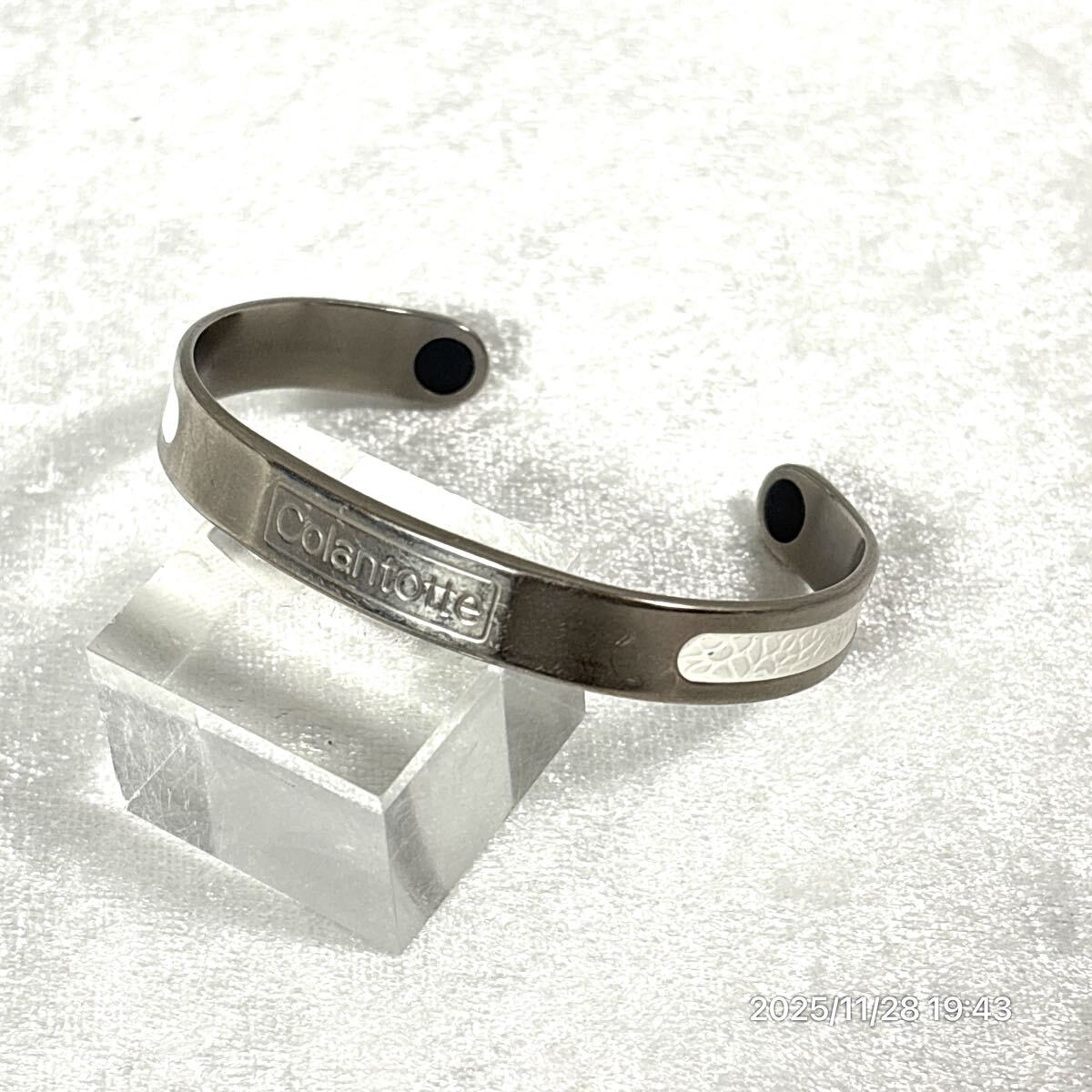 Colantotte コラントッテ マグチタン パレット シルバー×ホワイトカラー 磁気 バングル ブレスレット アクセサリー 装飾品拍卖