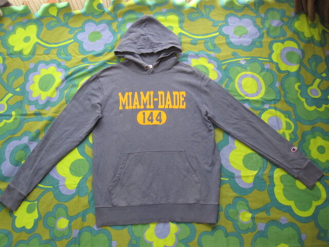 Champion チャンピオン フロッキープリント パーカー ネイビー×イエロー サイズL 綿100 古着拍卖