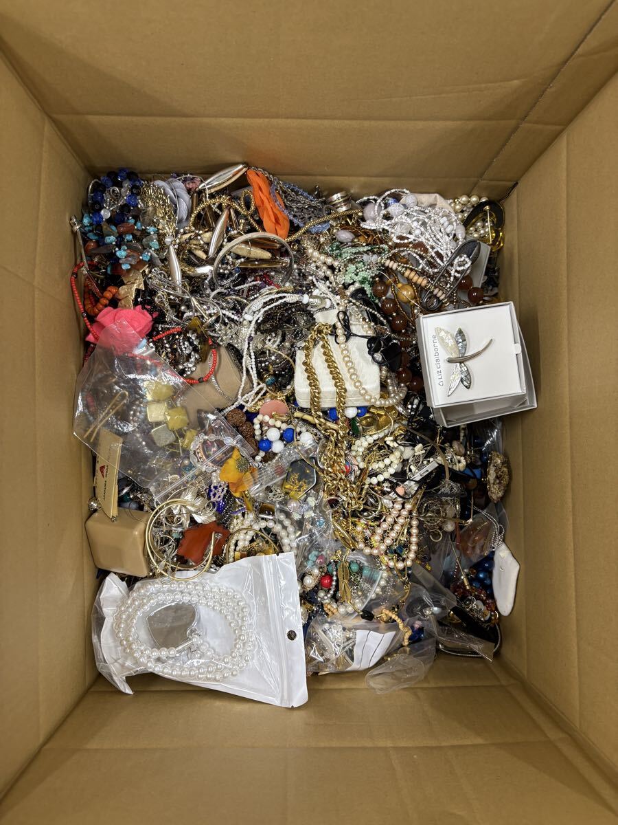 アクセサリー 色石 パールゴールド シルバー、サンゴ、ネックレスイミテーション約 10キロ拍卖