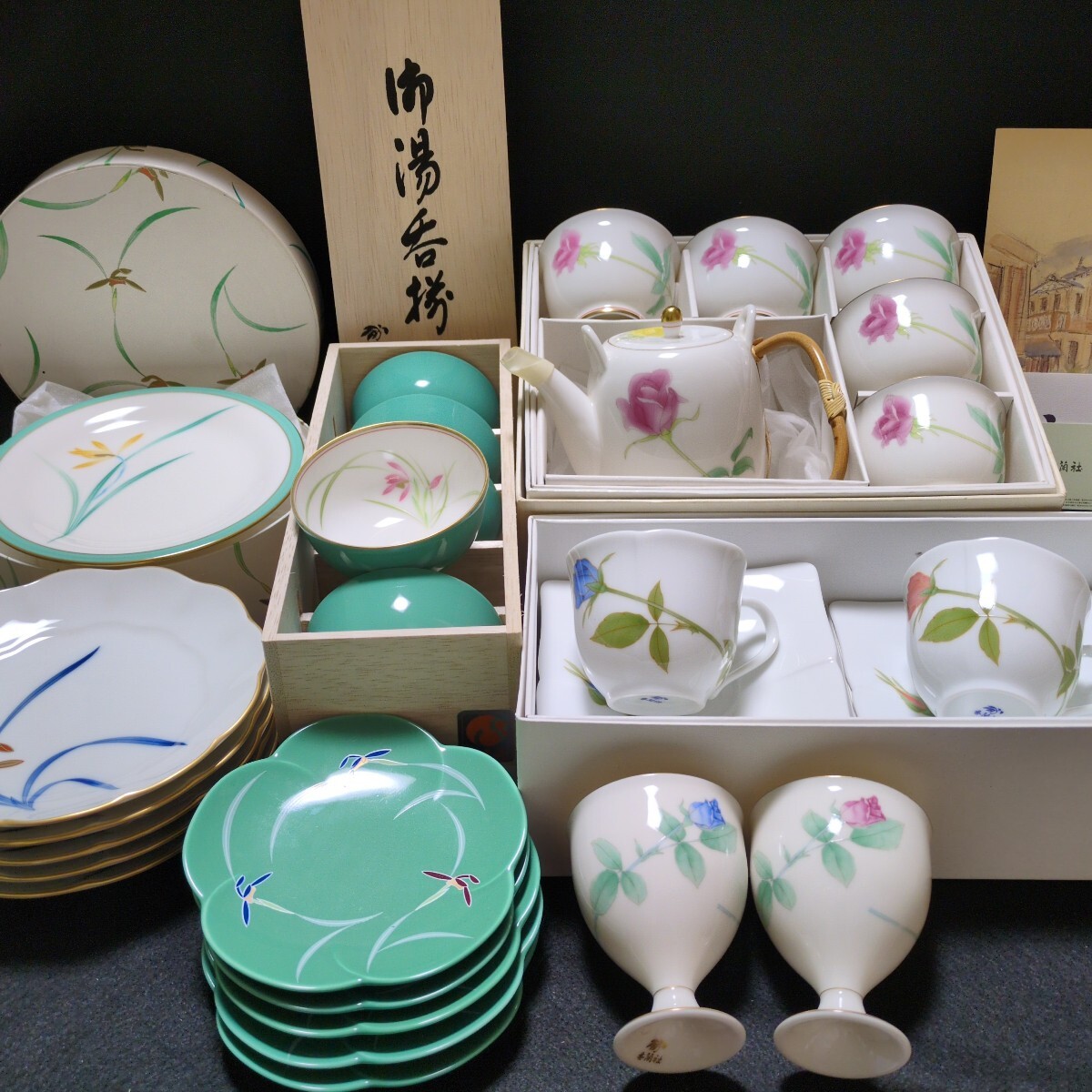 ⑦香蘭社 食器7点セット 【茶器セット】薔薇【ペアカップ】薔薇【湯呑】蘭【ペアカップ】薔薇【中皿】蘭【中皿】蘭【銘々皿】 蘭拍卖