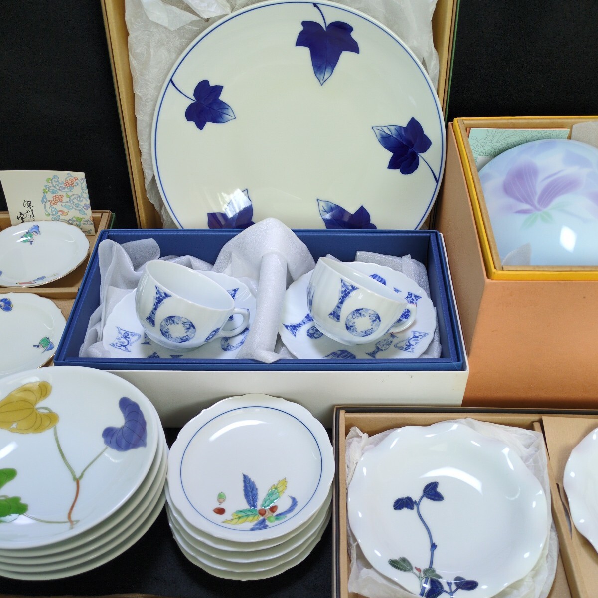 (13)深川製磁 食器7点セット【中鉢】摘み草【銘々皿】めぐみ【中皿】ツイン【銘々皿】六歌仙【ペアカップ】【大皿】つた絵【花瓶】木蓮拍卖