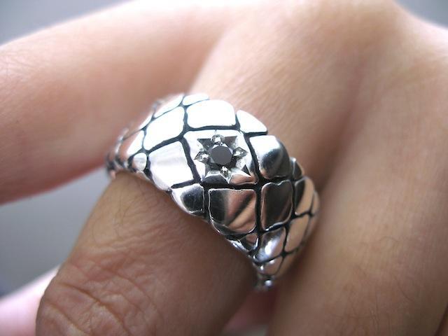 仁尾彫金『一つ星ブラックダイヤ平打パイソンリング』ハンドメイド446拍卖