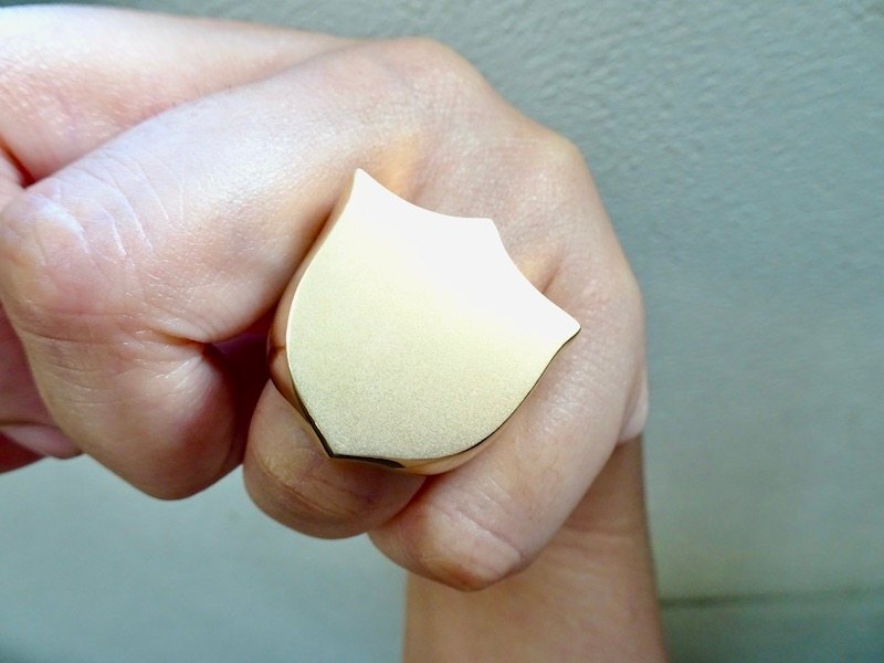 仁尾彫金『ゴールド盾の印台リング』ハンドメイド247拍卖