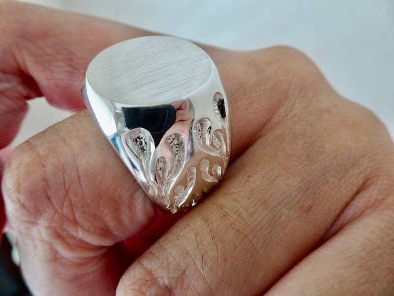 仁尾彫金『ファイヤーパターン楕円の印台リング、ヘアライン』ハンドメイド469拍卖