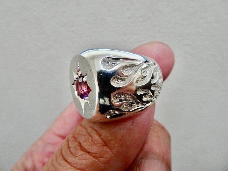 仁尾彫金『一つ星レッドジルコニア、ファイヤーパターン楕円の印台リング』ハンドメイド509拍卖