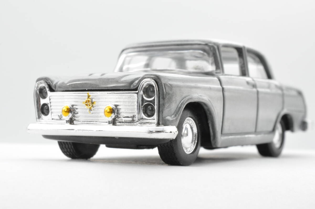 ◆◇【中古/塗装ダメージ】トミカ LV 日産 セドリック 100品番達成記念 / TOMYTEC 1/64 / TOMICA LIMITED VINTAGE 箱 プレート付◇◆拍卖