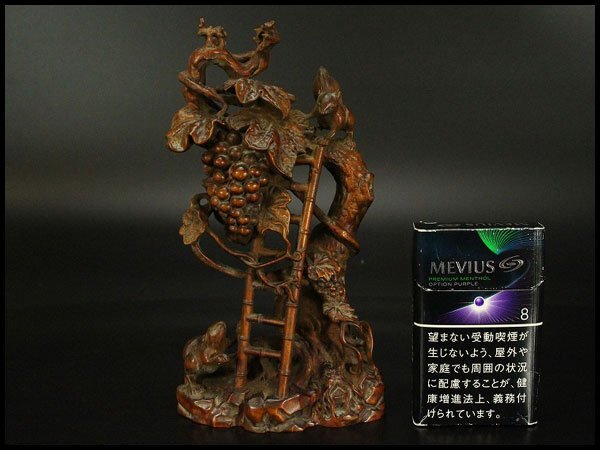 【銀閣】中国美術 高揚木 刻 葡萄栗鼠 置物 高7.7cm 旧家蔵出 送料無料(HA383)拍卖
