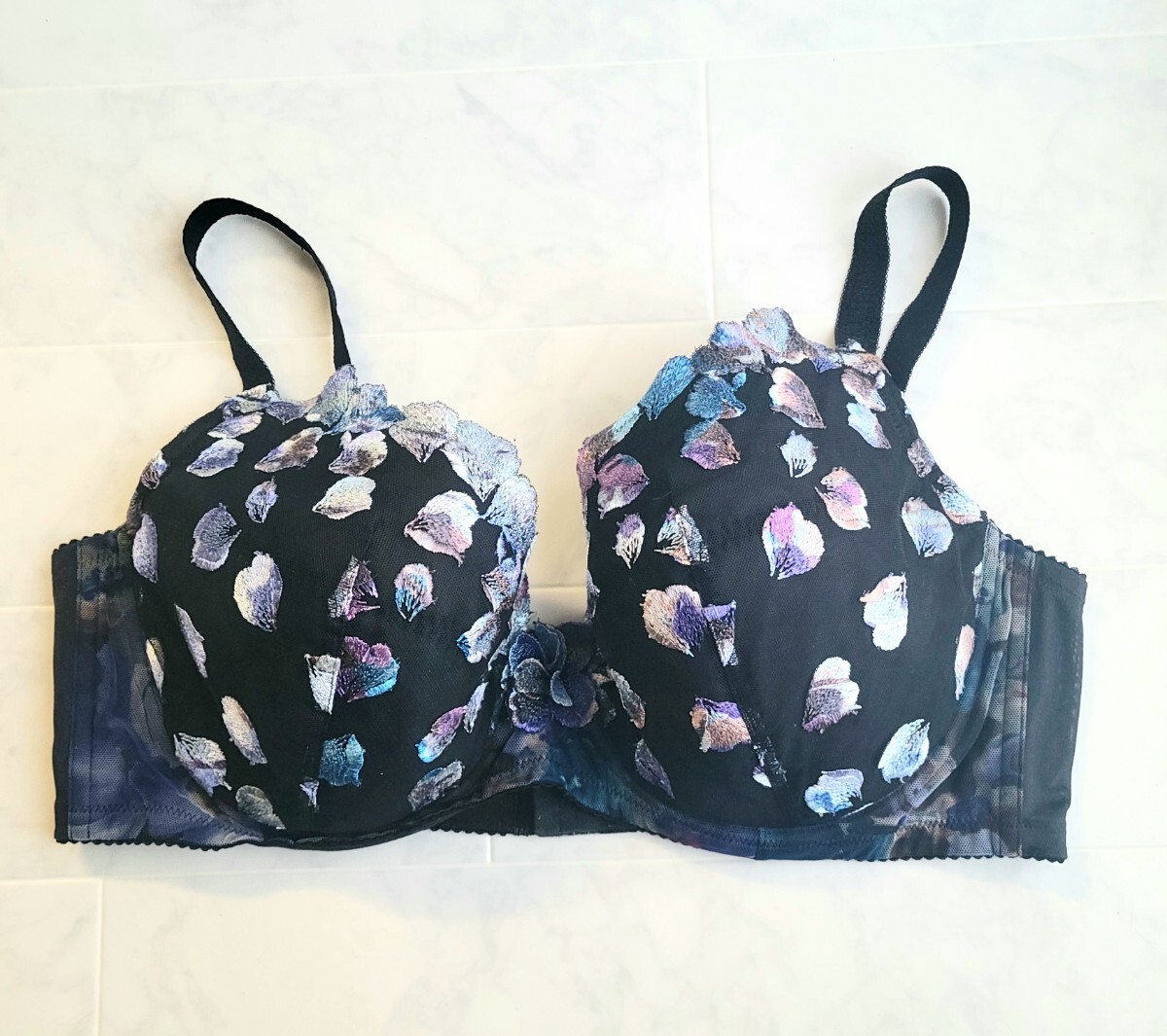 *Wacoal PARFAGE ワコール パルファージュ 花びら刺繍フルカップ補整ストレッチブラ F100 ブラックブルー*拍卖