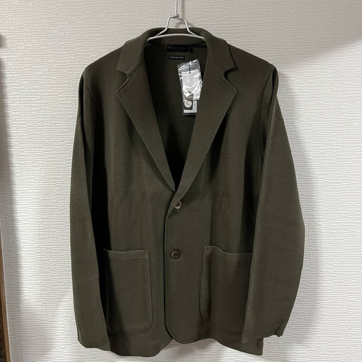 ★ HILTON ( ヒルトン ) ★ Mサイズ カーキ 2つボタン ニットジャケット 日本製 コットン ミラノリブジャケット (タグ付き新品未使用)拍卖