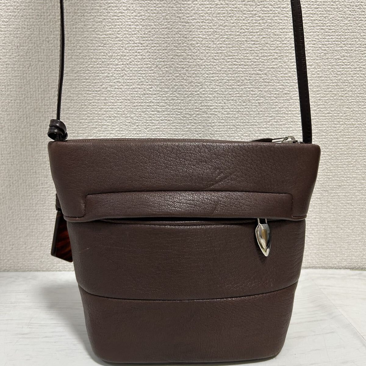 本革製 レザー レディース 斜め掛け ショルダーバッグ ポシェット パーティーバッグ 茶色 ブラウン 山羊革? 滑らか 軽量 上質 拍卖