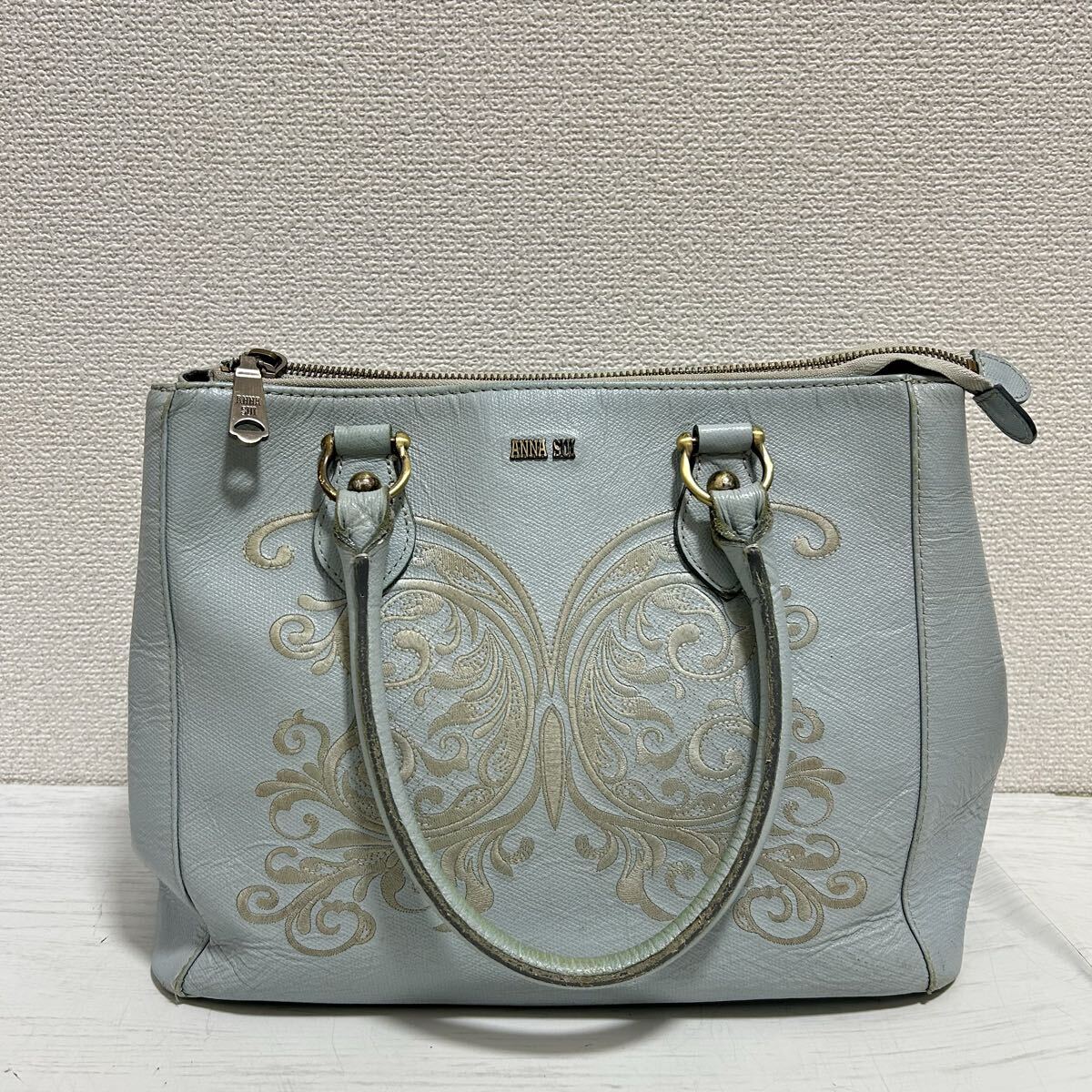 ANNA SUI アナスイ レディース ハンドバッグ トートバッグ 本革 レザー 水色 ブルー 総柄 蝶々柄 バタフライ 刺繍 可愛い 高級 ブランド拍卖